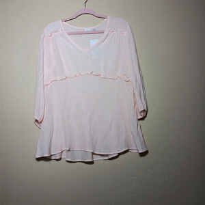 New directions peach,pink v neck quarter sleeve top. Medium NWT